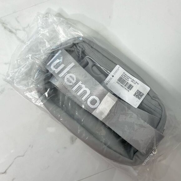 Lululemon Silver Drop Gray Everywhere Belt Bag NWT - Picture 2 of 13